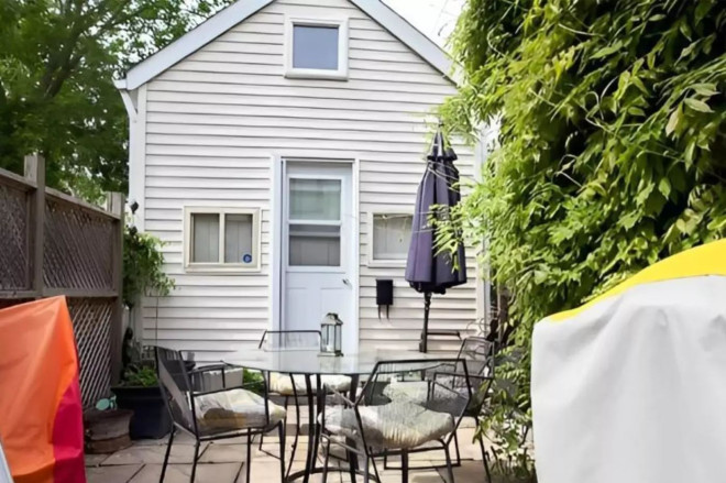 18 Saunders Ave. Toronto